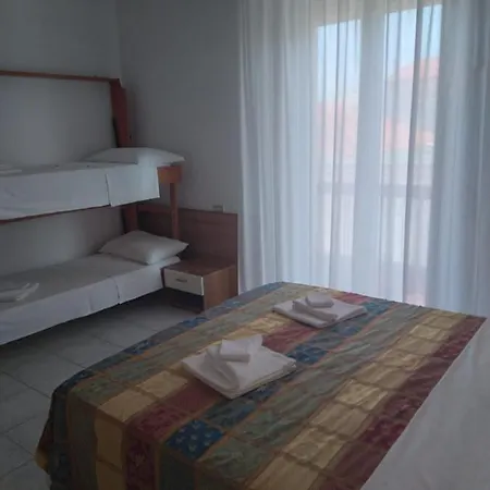Otel Acapulco 3*