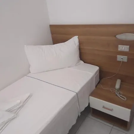 Otel Acapulco 3*