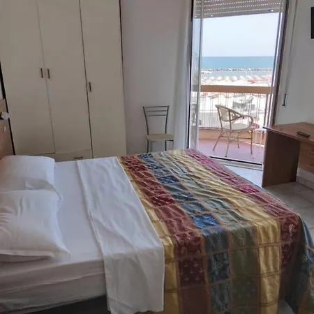 מלון Acapulco 3*