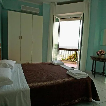 מלון Acapulco 3*