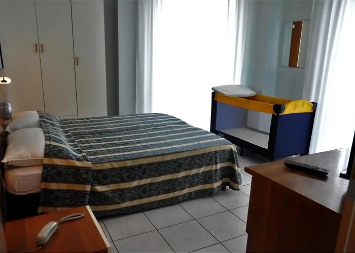 Acapulco 3* Римини