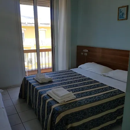 Acapulco Hotel 3*